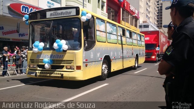 Expresso Mundo Melhor 9414 na cidade de Ponta Grossa, Paraná, Brasil, por André Luiz Rodrigues de Souza. Número da foto: #4635636.
