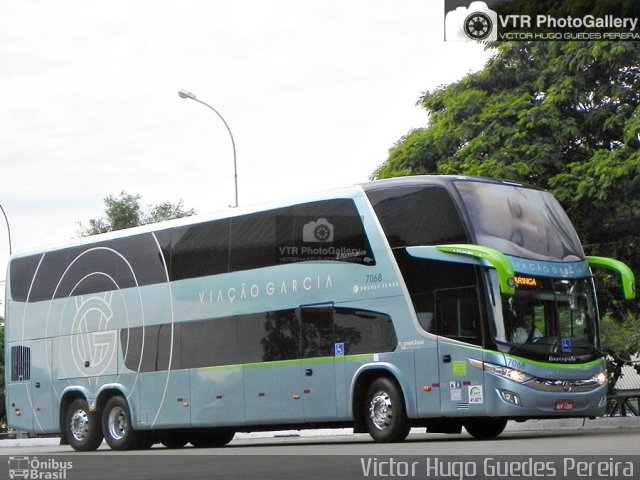 Viação Garcia 7068 na cidade de Maringá, Paraná, Brasil, por Victor Hugo Guedes Pereira. Número da foto: #4637382.