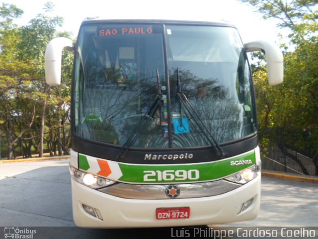 Empresa Gontijo de Transportes 21690 na cidade de São Paulo, São Paulo, Brasil, por Luis Philippe Cardoso Coelho. Número da foto: #4641948.