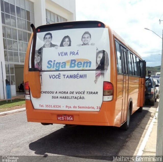 Cooperseltta - Cooperativa Setelagoana de Turismo e Transporte Alternativo 054 na cidade de Diamantina, Minas Gerais, Brasil, por Matheus Germiniani. Número da foto: #4644979.