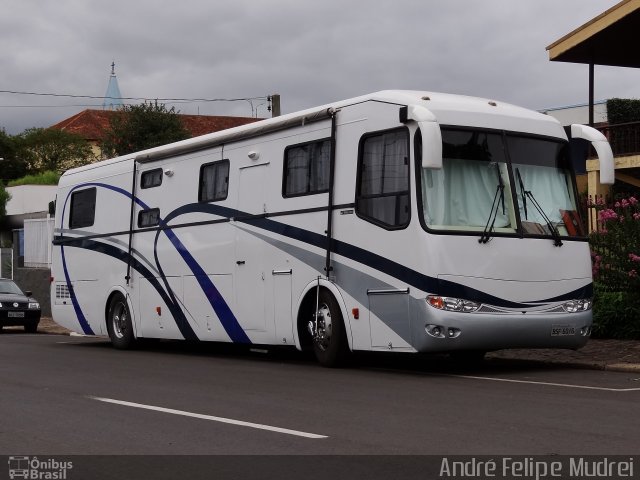 Motorhomes 6016 na cidade de Irati, Paraná, Brasil, por André Felipe Mudrei. ID da foto: 4584628.