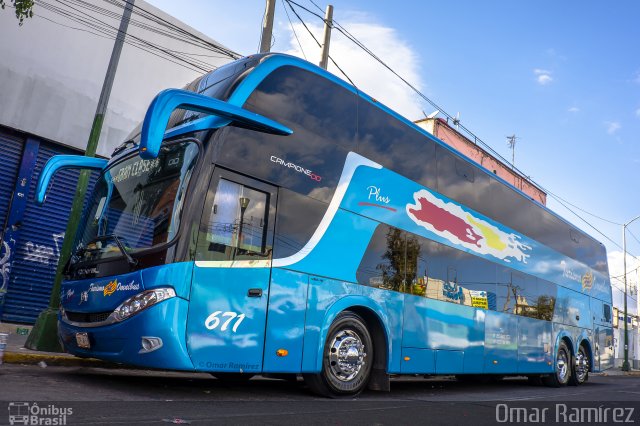 Turismo en Omnibus 671 na cidade de Gustavo A. Madero, Ciudad de México, México, por Omar Ramírez Thor2102. Número da foto: #4587986.