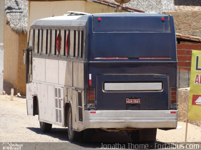 Ônibus Particulares 1561 na cidade de Aracati, Ceará, Brasil, por Jonatha Thomé. ID da foto: 4591967.