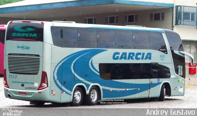 Viação Garcia 7117 na cidade de Curitiba, Paraná, Brasil, por Andrey Gustavo. Número da foto: #4679770.