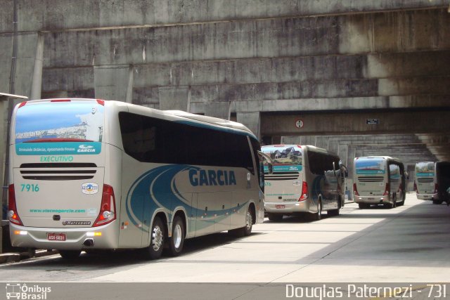 Viação Garcia 7916 na cidade de Curitiba, Paraná, Brasil, por Douglas Paternezi. Número da foto: #4678765.