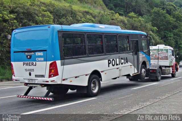 Polícia Militar do Rio de Janeiro 12-0225 na cidade de Petrópolis, Rio de Janeiro, Brasil, por Zé Ricardo Reis. ID da foto: 4678789.