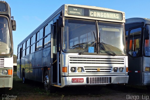 TCL - Transportes Capivari Ltda 712 na cidade de Jaguaruna, Santa Catarina, Brasil, por Diego Lip. Número da foto: #4680552.