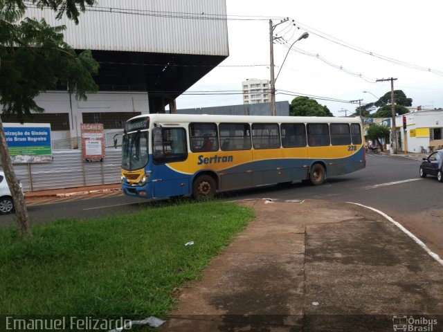SERTRAN Araguari - Sertãozinho Transporte Coletivo 328 na cidade de Araguari, Minas Gerais, Brasil, por Emanuel Vitor  Felizardo. Número da foto: #4689769.