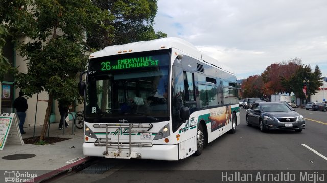 AC Transit - Alameda County Transit 5017 na cidade de , por Hallan Arnaldo Mejia. ID da foto: 4690986.