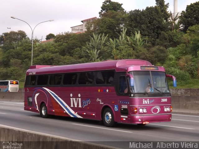 Ivitur 2600 na cidade de Barueri, São Paulo, Brasil, por Michael  Alberto Vieira. Número da foto: #4690424.