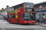 Arriva DLP109 na cidade de Waltham Cross, Hertfordshire, Inglaterra, por Donald Hudson. Número da foto: #4690656.