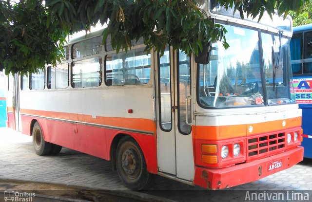 Ônibus Particulares 5330 na cidade de Monte Santo, Bahia, Brasil, por Aneivan Lima. Número da foto: #4694748.