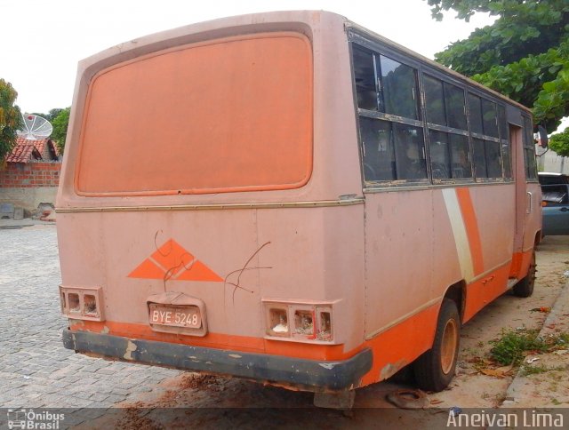 Ônibus Particulares SN na cidade de Nordestina, Bahia, Brasil, por Aneivan Lima. Número da foto: #4696931.