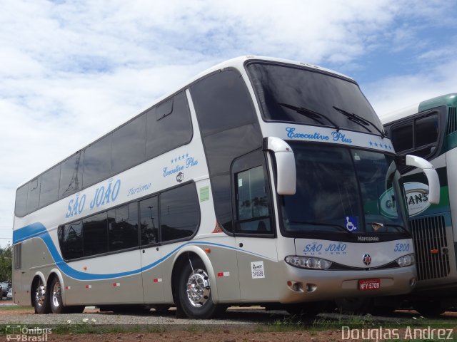 São João Turismo 5200 na cidade de Trindade, Goiás, Brasil, por Douglas Andrez. ID da foto: 4704664.