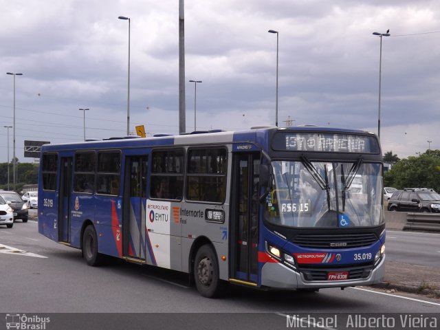 Real Transportes Metropolitanos 35.019 na cidade de São Paulo, São Paulo, Brasil, por Michael  Alberto Vieira. ID da foto: 4706777.