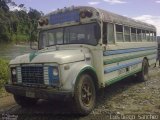 Ônibus Particulares HB 689 na cidade de Telire, Talamanca, Limón, Costa Rica, por Luis Diego Sánchez. Número da foto: #4705947.