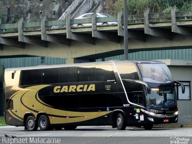 Viação Garcia 7257 na cidade de Santos, São Paulo, Brasil, por Raphael Malacarne. Número da foto: #4718397.