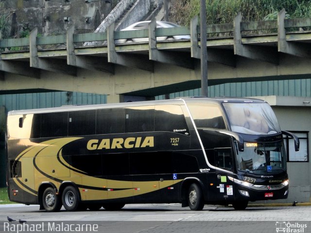 Viação Garcia 7257 na cidade de Santos, São Paulo, Brasil, por Raphael Malacarne. ID da foto: 4718397.