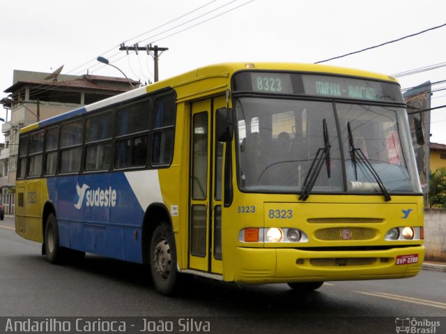 Viação Sudeste 8323 na cidade de Marataízes, Espírito Santo, Brasil, por João Silva. ID da foto: 4722984.