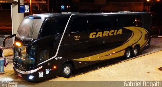 Viação Garcia 7257 na cidade de Araraquara, São Paulo, Brasil, por Gabriel Rogatti. Número da foto: #4658244.
