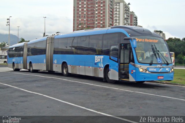 Viação Redentor E47016C na cidade de Rio de Janeiro, Rio de Janeiro, Brasil, por Zé Ricardo Reis. ID da foto: 4658708.