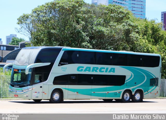 Viação Garcia 7117 na cidade de Curitiba, Paraná, Brasil, por Danilo Marcelo Silva. ID da foto: 4661952.