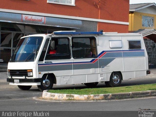 Motorhomes 8943 na cidade de Irati, Paraná, Brasil, por André Felipe Mudrei. ID da foto: 4665220.