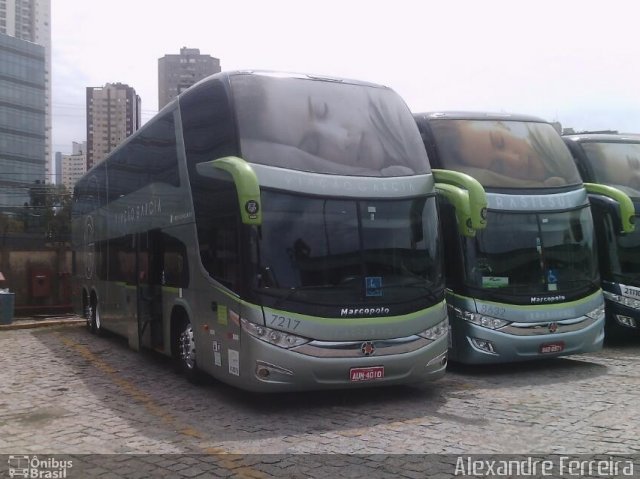 Viação Garcia 7217 na cidade de Curitiba, Paraná, Brasil, por Alexandre Ferreira. Número da foto: #3962520.