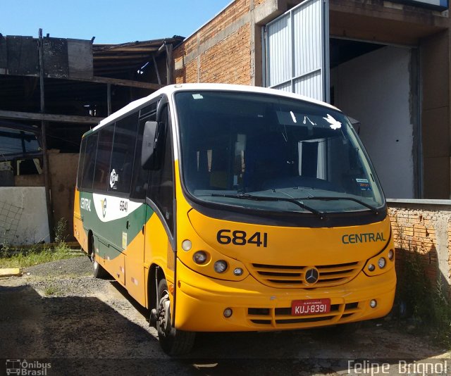 Central S.A. Transportes Rodoviários e Turismo 6841 na cidade de Porto Alegre, Rio Grande do Sul, Brasil, por Felipe  Brignol. Número da foto: #3963483.