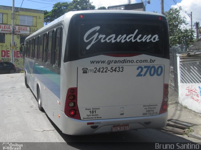 Grandino Transportes 2700 na cidade de Taboão da Serra, São Paulo, Brasil, por Bruno Santino. Número da foto: #3984358.