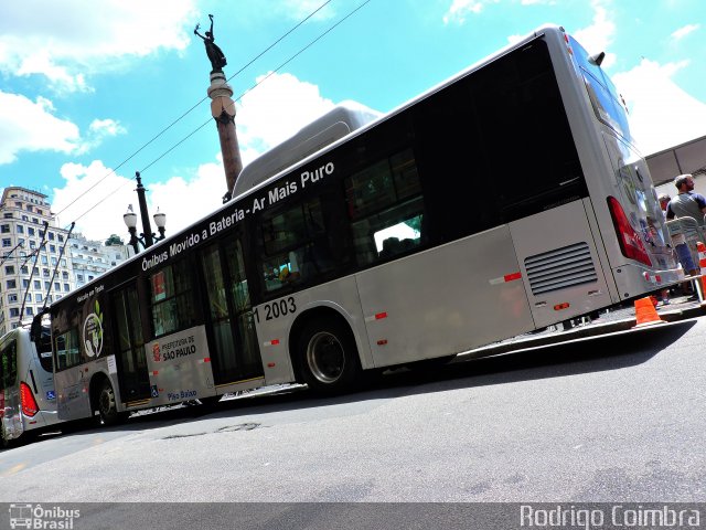 Viação Gato Preto 1 2003 na cidade de São Paulo, São Paulo, Brasil, por Rodrigo Coimbra. Número da foto: #3988497.
