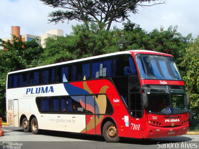 Pluma Conforto e Turismo 7101 na cidade de São Paulo, São Paulo, Brasil, por Sandro Alves. ID da foto: 3992235.