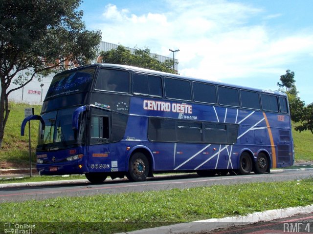 Centro Oeste Turismo 3337 na cidade de Marília, São Paulo, Brasil, por Roberto Mendes. Número da foto: #3992942.