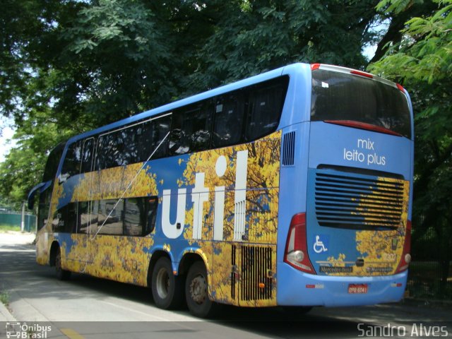 UTIL - União Transporte Interestadual de Luxo 11202 na cidade de São Paulo, São Paulo, Brasil, por Sandro Alves. ID da foto: 3991961.