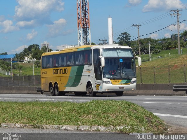 Empresa Gontijo de Transportes 12050 na cidade de Taubaté, São Paulo, Brasil, por Rogerio Marques. ID da foto: 3992835.