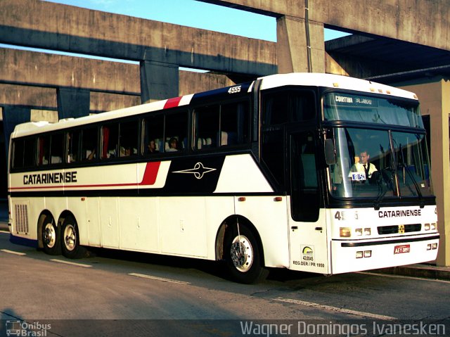 Auto Viação Catarinense 4555 na cidade de Curitiba, Paraná, Brasil, por Wagner Domingos Ivanesken. ID da foto: 3994423.