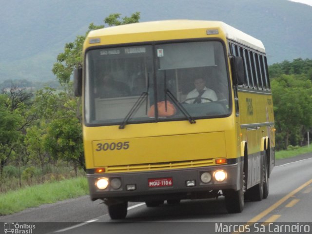 Viação Itapemirim 30095 na cidade de Alvorada do Norte, Goiás, Brasil, por Marcos Sá Carneiro. ID da foto: 3994085.