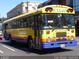 Autotransportes Raro SJB 12476 na cidade de Catedral, San José, San José, Costa Rica, por Luis Diego Sánchez. Número da foto: #:id.