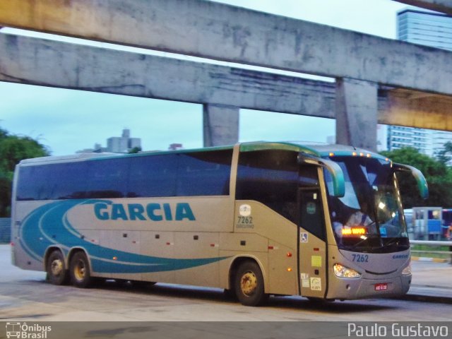 Viação Garcia 7262 na cidade de Curitiba, Paraná, Brasil, por Paulo Gustavo. Número da foto: #3997683.