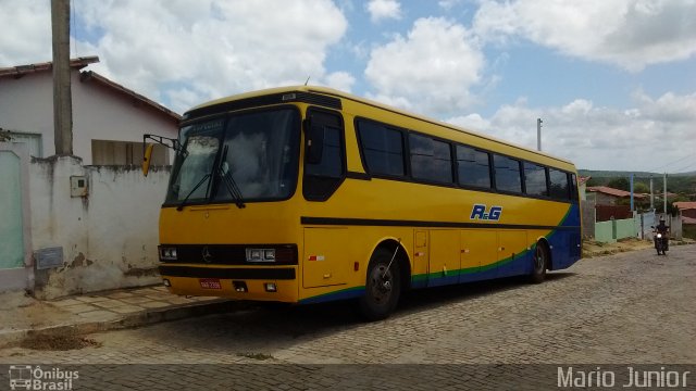 Ônibus Particulares 001 na cidade de Piritiba, Bahia, Brasil, por Mario Junior. Número da foto: #4000461.