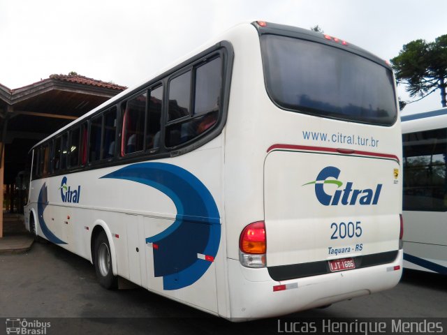 Citral Transporte e Turismo 2005 na cidade de Gramado, Rio Grande do Sul, Brasil, por Lucas Henrique Mendes. Número da foto: #4004597.