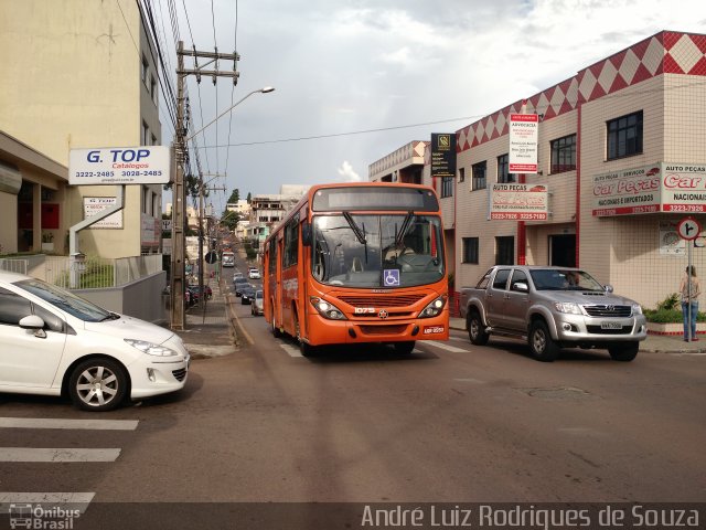 VCG - Viação Campos Gerais 1075 na cidade de Ponta Grossa, Paraná, Brasil, por André Luiz Rodrigues de Souza. ID da foto: 4006970.