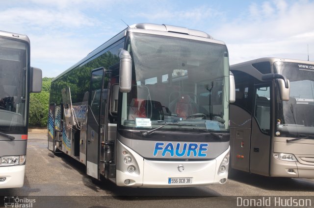 Cars Faure 556 na cidade de Tournon-sur-Rhône, Ardèche, Auvergne-Rhône-Alpes, França, por Donald Hudson. ID da foto: 4005690.