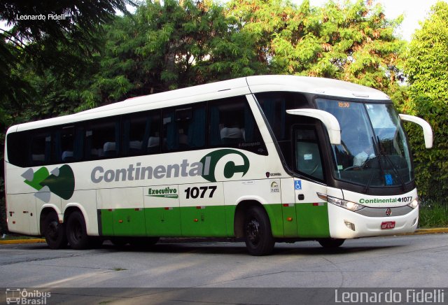 Viação Continental de Transportes 1077 na cidade de São Paulo, São Paulo, Brasil, por Leonardo Fidelli. Número da foto: #4009431.