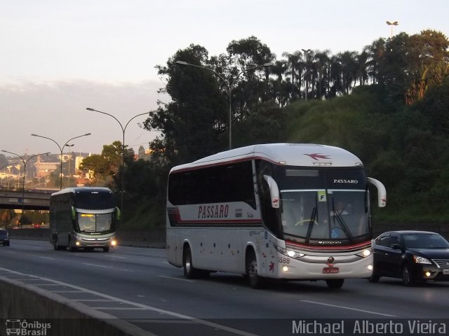 Pássaro Prata Transportadora Turística 5588 na cidade de Barueri, São Paulo, Brasil, por Michael  Alberto Vieira. ID da foto: 4009126.