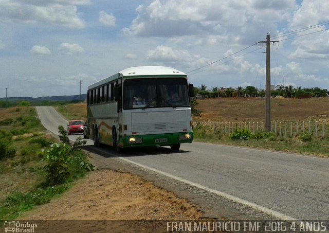 Ônibus Particulares 6162 na cidade de São José do Belmonte, Pernambuco, Brasil, por Francisco Mauricio Freire. Número da foto: #4017703.