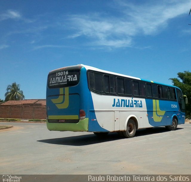 Januária Transporte e Turismo 15014 na cidade de Montalvânia, Minas Gerais, Brasil, por Paulo Roberto Teixeira dos Santos. Número da foto: #4020763.