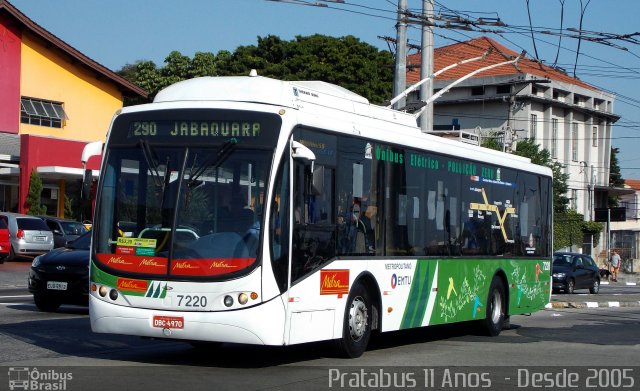 Metra - Sistema Metropolitano de Transporte 7220 na cidade de São Paulo, São Paulo, Brasil, por Cristiano Soares da Silva. ID da foto: 4026721.