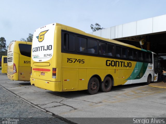 Empresa Gontijo de Transportes 15745 na cidade de Perdões, Minas Gerais, Brasil, por Sergio Alves. ID da foto: 3970058.