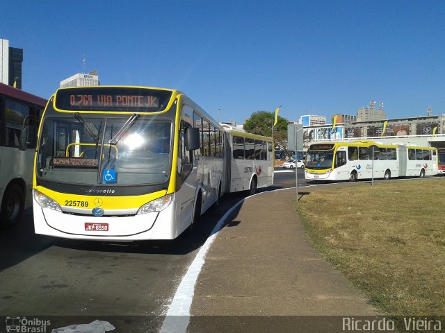 Viação Pioneira 225789 na cidade de Brasília, Distrito Federal, Brasil, por Ricardo Vieira. Número da foto: #3973863.